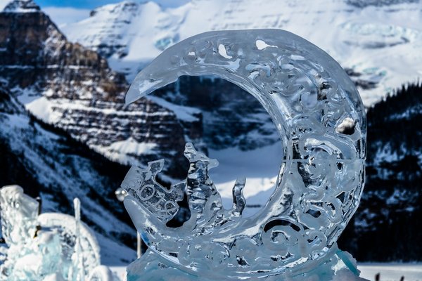 Comment trouver une croisière qui propose des ateliers de sculpture sur glace en Alaska?